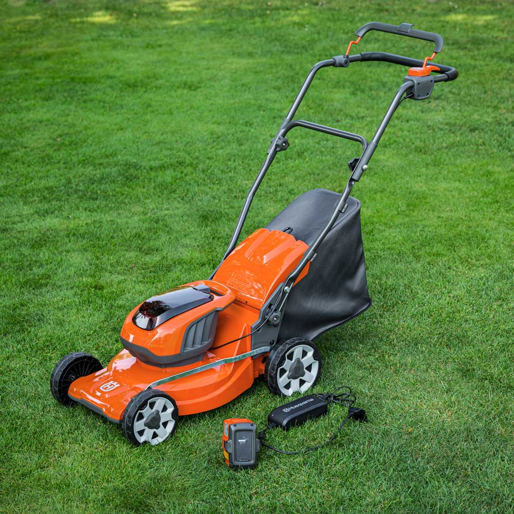 Produktabbildung: Husqvarna - LC 137i inkl. Akku und Ladegerät