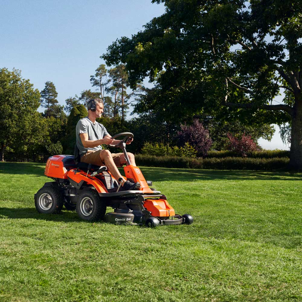 Produktabbildung: Husqvarna - R 214TC inkl. Mähdeck