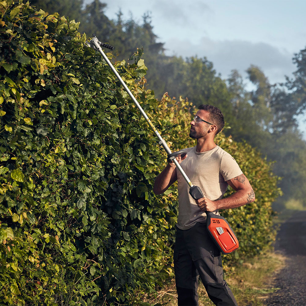 Produktabbildung: Husqvarna - 325iLK inkl. Trimmer ohne Akku und ohne Ladegerät